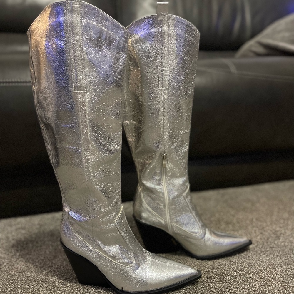 Silver Cowboy Boots Size 9.